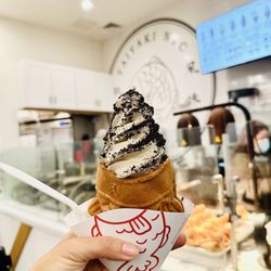 Taiyaki NYC - Boston - Hojicha roasted ice cream with condensed milk and Oreos