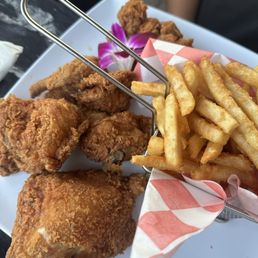 Pico pollo  5 pieces of fried chicken bone in