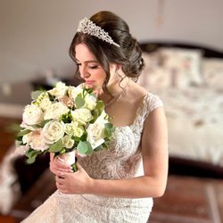 Alisa Lyons Makeup and Hair - Photo