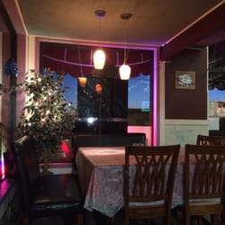 Dreams Cafe & Gourmets - A cozy corner booth. Enough room for eight.