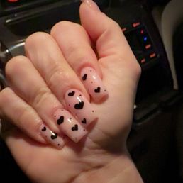 Super cute Valentine's Day nails!