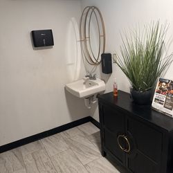 Warehouse 635 - Bathroom