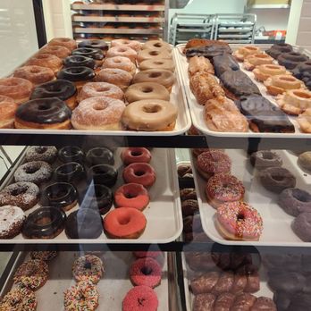 RANDY’S DONUTS - Updated January 2026 - 47 Photos & 14 Reviews - 185