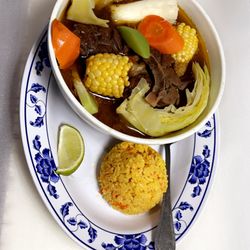 Charlee’s Restaurant & Bar - Sopa de res