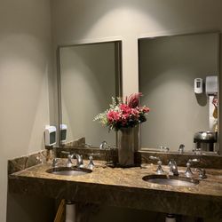 Davio's - Ladies bathroom
