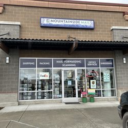 Mountainside Mail & Gifts - Outside shop