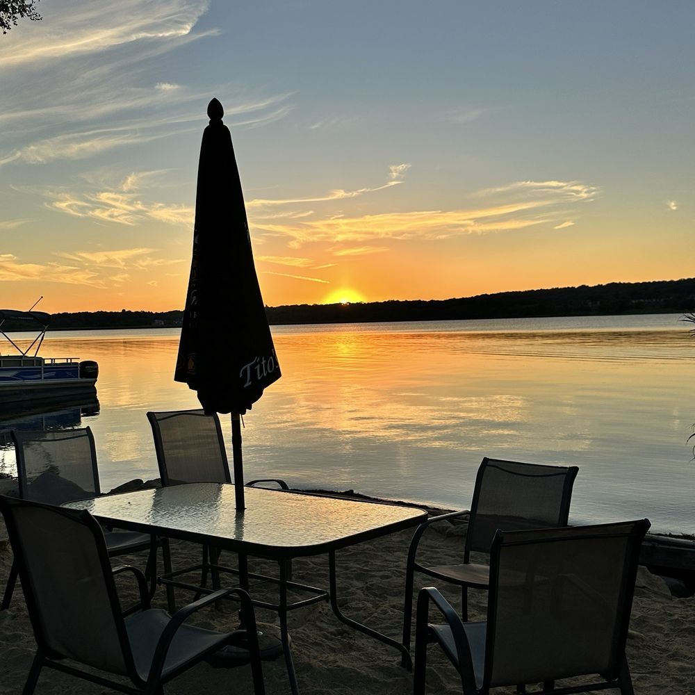 Mars Resort - American Near Me - Lake Geneva, Wisconsin