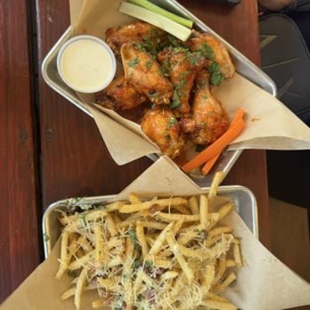 Onion Creek Cafe - Wings and truffle fries - Coffee & Tea Near Me - Houston, Texas Onion Creek Cafe - Wings and truffle fries - Coffee & Tea Near Me - Houston, Texas