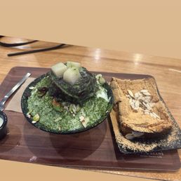 Injeolmi toast + Matcha Bingsoo
