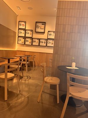 Erewhon Culver City by null