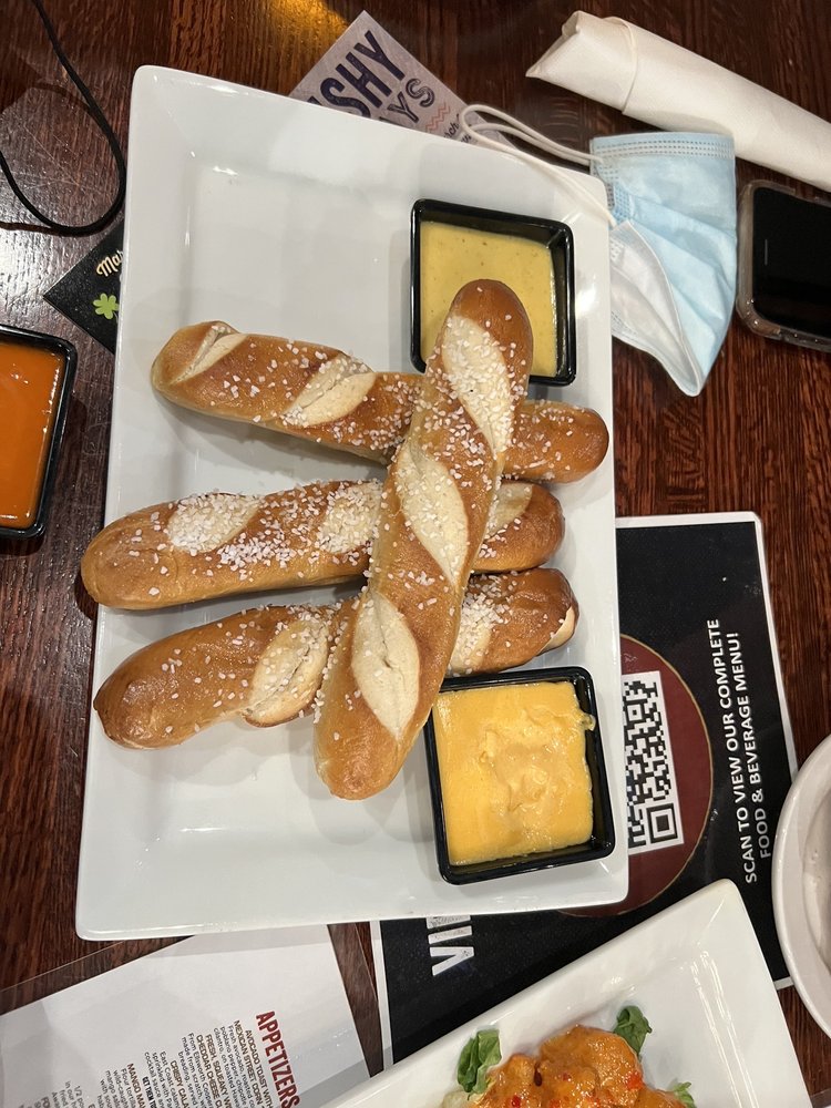 TAP HOUSE GRILL ALGONQUIN 1508 S Randall Rd, Algonquin, Illinois 29