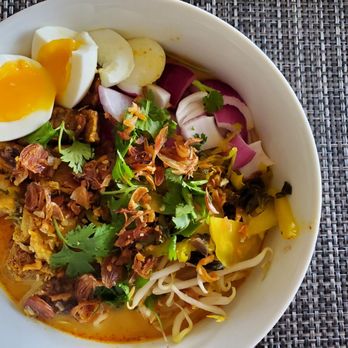 Roong Jing Jing - Khao Soi with Beef (after plating) - International Grocery Near Me - El Cerrito, California