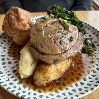 The Winking Owl - Daily special - beef roast, roast potatoes, carrots, popover - Pubs Near Me - Aviemore, HLD
