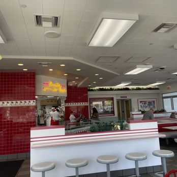 In-N-Out Burger - Burgers Near Me - Novato, California In-N-Out Burger - Burgers Near Me - Novato, California