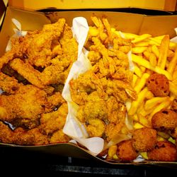 Family Fish Market - Red snapper family meal
