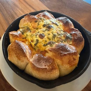 Blu Restaurant - Spinach artichoke bread - Mexican Near Me - Cabo San Lucas, BCS