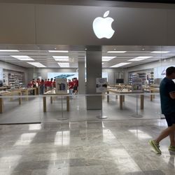 Apple Chermside