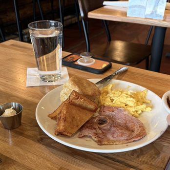 Big Bad Breakfast - Lodge - Breakfast Plate - Breakfast & Brunch Near Me - South Pittsburg, Tennessee Big Bad Breakfast - Lodge - Breakfast Plate - Breakfast & Brunch Near Me - South Pittsburg, Tennessee