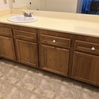 Matthew Jenkins Handyman - Before photo - original master bath vanity - TV Mounting Near Me - La Mesa, California Matthew Jenkins Handyman - Before photo - original master bath vanity - TV Mounting Near Me - La Mesa, California