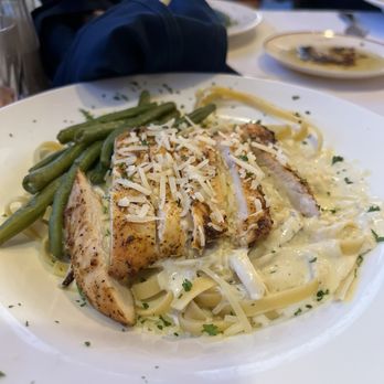 StarLite Sapphire - Chicken Alfredo - Boating Near Me - St. Petersburg, Florida StarLite Sapphire - Chicken Alfredo - Boating Near Me - St. Petersburg, Florida