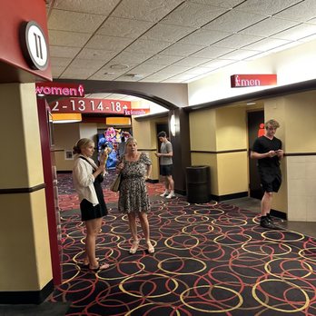 AMC Desert Ridge 18 - Cinema Near Me - Phoenix, Arizona