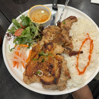 Luna Viet - Grill Chicken and pork with rice - Vietnamese Near Me - Richmond Hill, Ontario Luna Viet - Grill Chicken and pork with rice - Vietnamese Near Me - Richmond Hill, Ontario