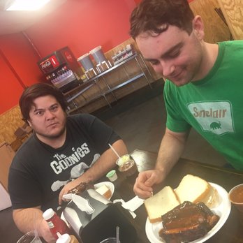 Cozy Corner Restaurant - Mmm ribs - Barbeque Near Me - Memphis, Tennessee