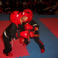Kingi Kajukenbo - 5 year olds mixing it up...