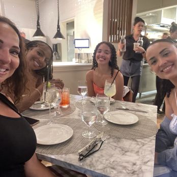 MuuMuu - Table of 4! - Pizza Near Me - Lahaina, Hawaii MuuMuu - Table of 4! - Pizza Near Me - Lahaina, Hawaii