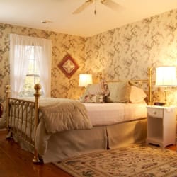 Camden Maine Stay Inn - Latanza Room - Bedroom