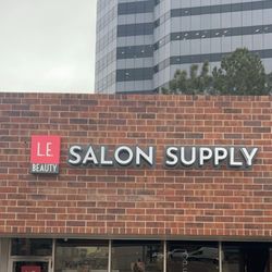 Sao Nails and Spa - L.E.Beauty salon supply for barbers, nail techs, Estheticians and schools.