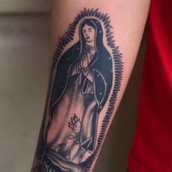 Barrio Tattoo & Piercing - By Eli