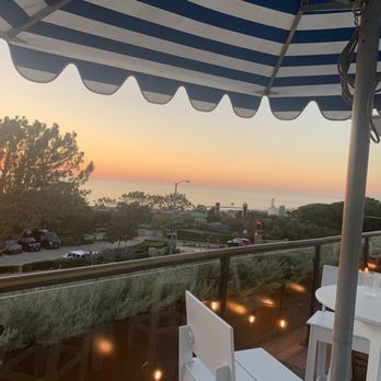 Monarch Ocean Pub - Gastropubs Near Me - Del Mar, California