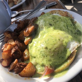 Cozy Cottage - Pesto Benedict - American Near Me - Denver, Colorado