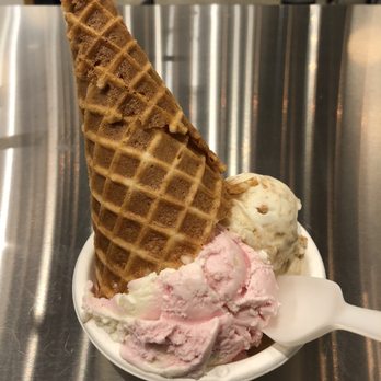 Jeni's Splendid Ice Creams - Standard with White Chocolate Peppermint and Gooey Butter Cake - Ice Cream & Frozen Yogurt Near Me - Atlanta, Georgia Jeni's Splendid Ice Creams - Standard with White Chocolate Peppermint and Gooey Butter Cake - Ice Cream & Frozen Yogurt Near Me - Atlanta, Georgia