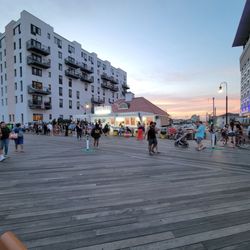 A bit of a line cuz it's fireworks night. 7.10.26