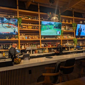 Circle City Tavern - Bar area - Gastropubs Near Me - Corona, California