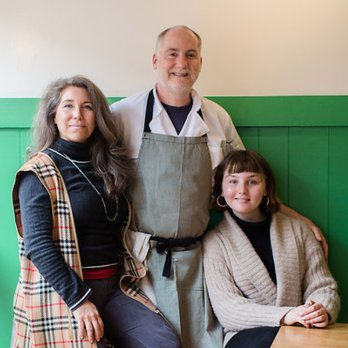 PieconicNY - Owner Christopher Noble & Family Amazing Upstate New York Exquisite Eatery PieconicNY Local eatery - Bakeries Near Me - Chatham, New York