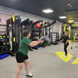 Alloy Personal Training Riverside - Throwing the medicine ball around for extra "Over Time"