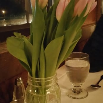 The Foundry at Summit Pond - Fresh tulips on every table. - American Near Me - Killington, Vermont The Foundry at Summit Pond - Fresh tulips on every table. - American Near Me - Killington, Vermont
