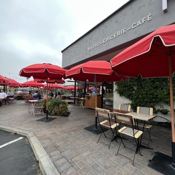 Moulin - Outdoor morning breakfast - Bakeries Near Me - Newport Beach, California