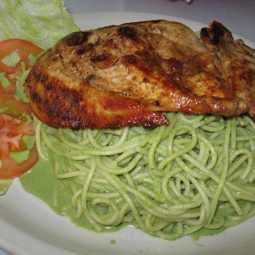 Con Sabor A Peru - Tallarin con pollo. - Peruvian Near Me - Los Angeles, California Con Sabor A Peru - Tallarin con pollo. - Peruvian Near Me - Los Angeles, California
