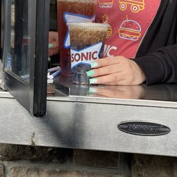 Employee that deserves five stars for excellent manners, behavior and accuracy