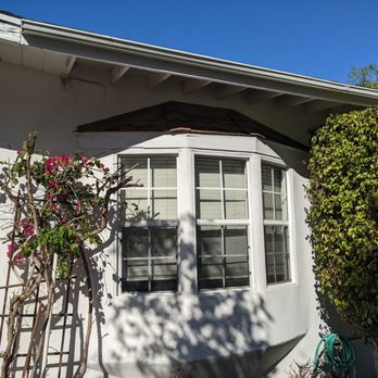 Luxu Services - Front windows - sparkling! - Window Washing Near Me - Los Angeles, California Luxu Services - Front windows - sparkling! - Window Washing Near Me - Los Angeles, California