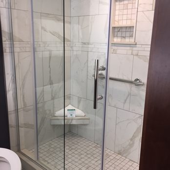 Best Western Premier Park Hotel - Shower - Hotels Near Me - Madison, Wisconsin