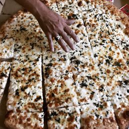28" WHITE PIZZA IS BOMB! MOINK!!!