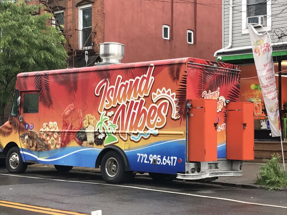 ISLAND VIBES JUICE & SMOOTHIES Updated September 2024 395 Van Brunt