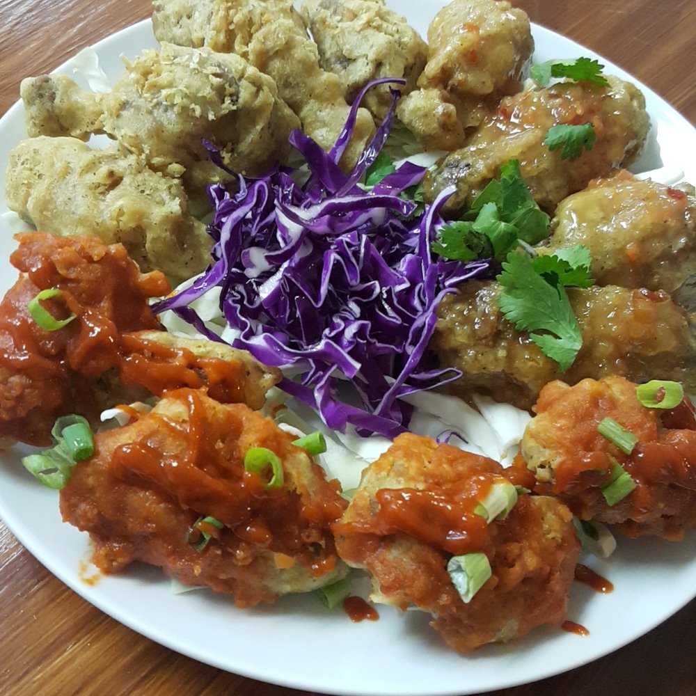 Thai Cafe - Garlic, spicy Siracha, and Sweet Thai Chili wings - Thai Near Me - Temple, Texas Thai Cafe - Garlic, spicy Siracha, and Sweet Thai Chili wings - Thai Near Me - Temple, Texas