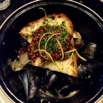 The Commoner - Mussels with grilled bread and mustard - New American Near Me - Pittsburgh, Pennsylvania