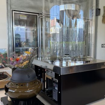Strada Coffee - Machine grinding matcha - Coffee & Tea Near Me - Cerritos, California Strada Coffee - Machine grinding matcha - Coffee & Tea Near Me - Cerritos, California
